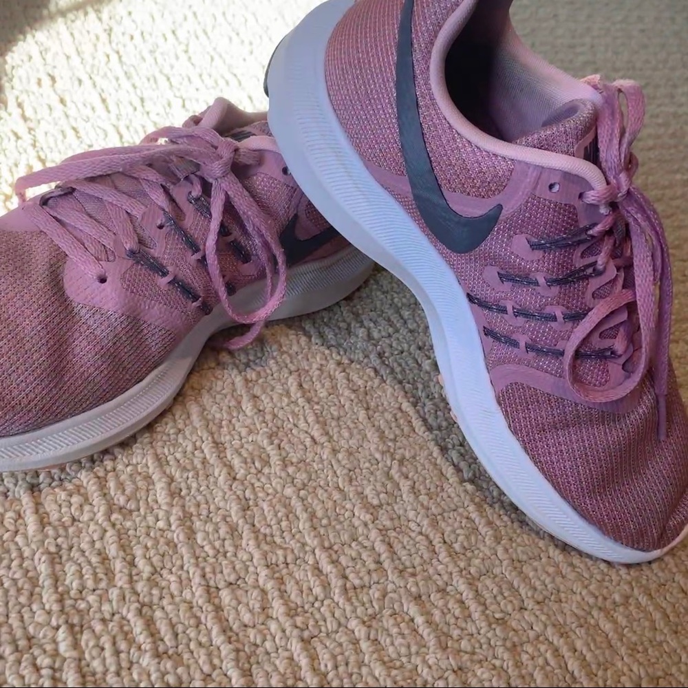 Pink NIKE running shoes GUC